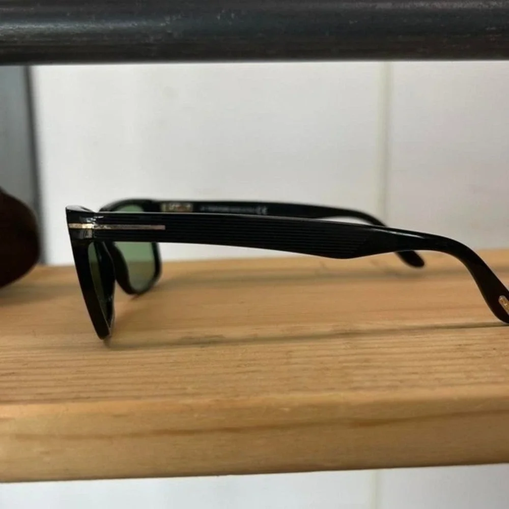 Tom Ford Sunglasses Mens OSFA Black Polarized Casual TF5304 Summer Beach Luxury